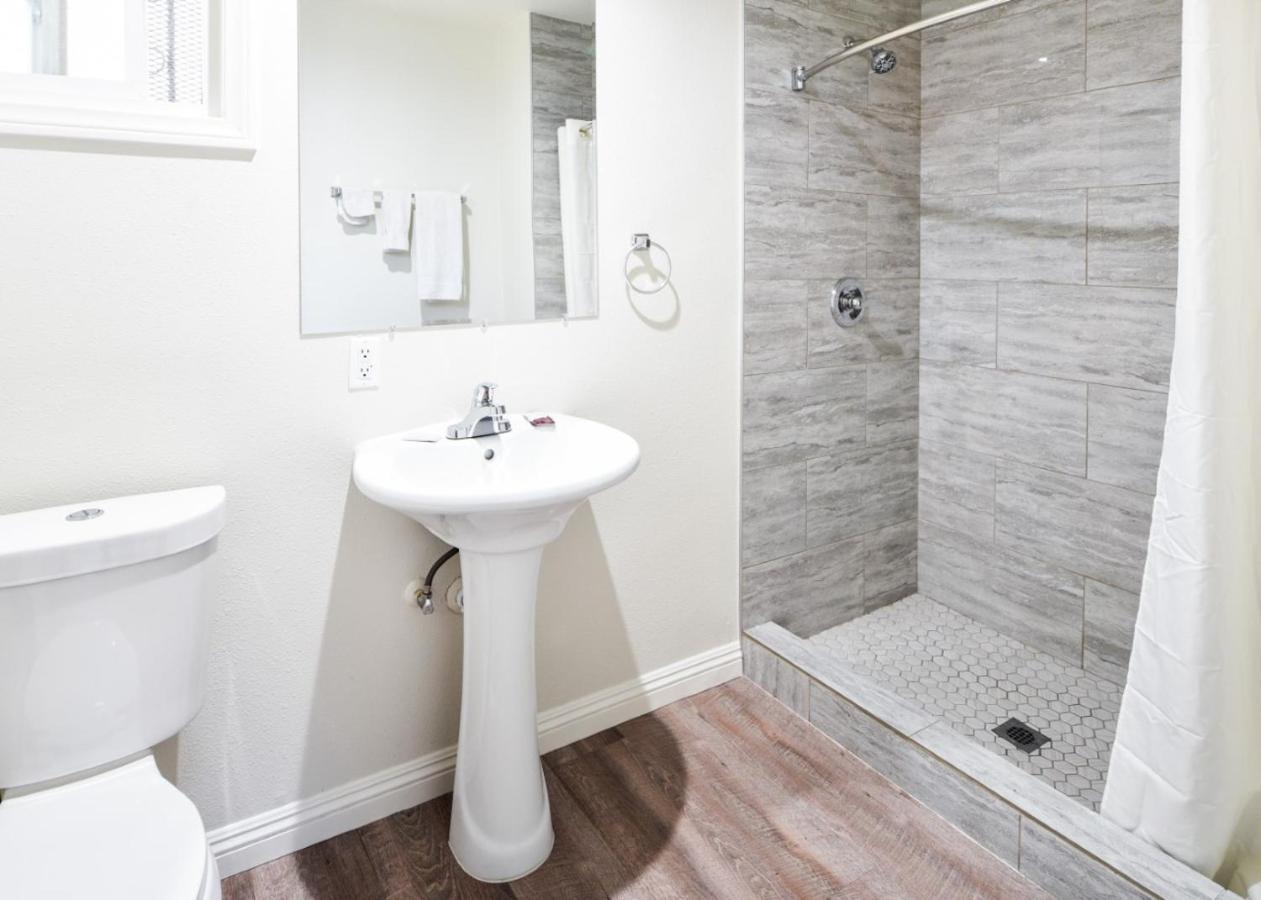 Holly Park Motel Near Lax Lennox Екстериор снимка
